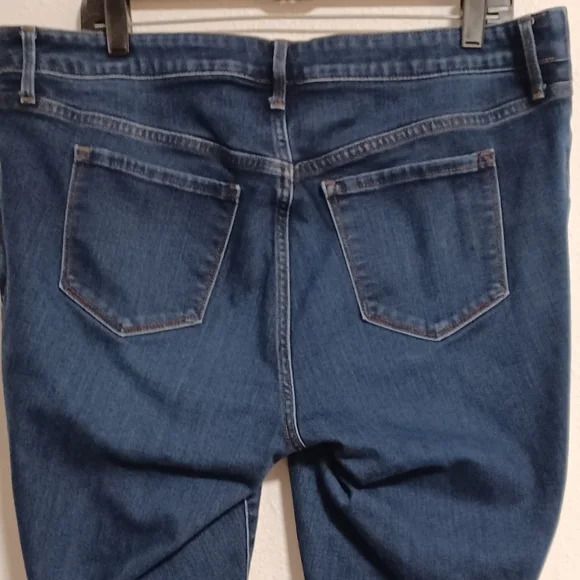 Old Navy women's maternity front low panel skinny jeans - Picture 7 of 9